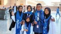 22012-penampakan-sunhaji-dan-keluarganya-umrah-di-tanah-suci-tangkapan-layarx~2