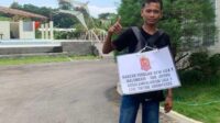 nazar-warga-nalumsari-jepara-jalan-kaki-ke-stadion-gbk-jepara-setelah-persijap-promosi-liga-1~2