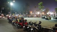 Suasana malam takbiran di Bundaran Ngabul Jepara ramai tertib tanpa sound horeg