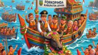Suasana lomban kupatan Jepara 2026 di Pantai Teluk Awur dengan perahu nelayan dan pengunjung