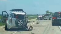 Dua mobil ringsek di Tol Pejagan Pemalang KM 303 saat arus mudik H-6 Lebaran 2026