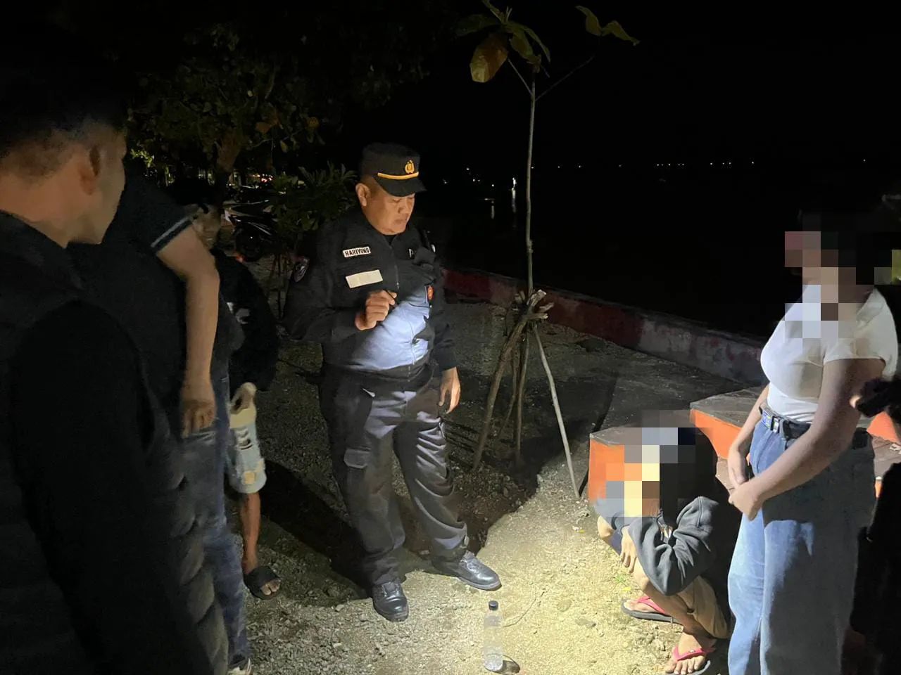Polisi bubarkan pesta miras muda-mudi di Pantai Bandengan Jepara saat patroli dini hari