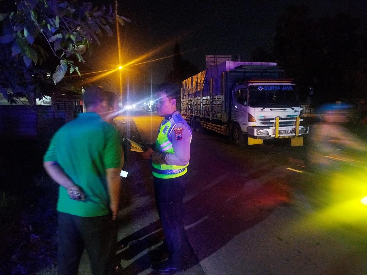 kecelakaan maut jepara beat tanpa tnkb tabrak truk tronton di welahan