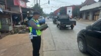 kecelakaan beruntun truk tronton di Batealit Jepara tabrak 3 kendaraan di lampu merah