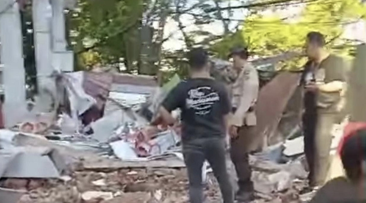 Gempa 7,6 SR di Bitung Sulawesi Utara sebabkan kerusakan bangunan