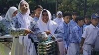 Siswa Dayeuhkolot mengembalikan menu MBG karena bau tidak sedap