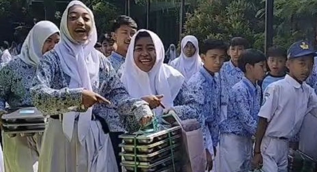 Siswa Dayeuhkolot mengembalikan menu MBG karena bau tidak sedap