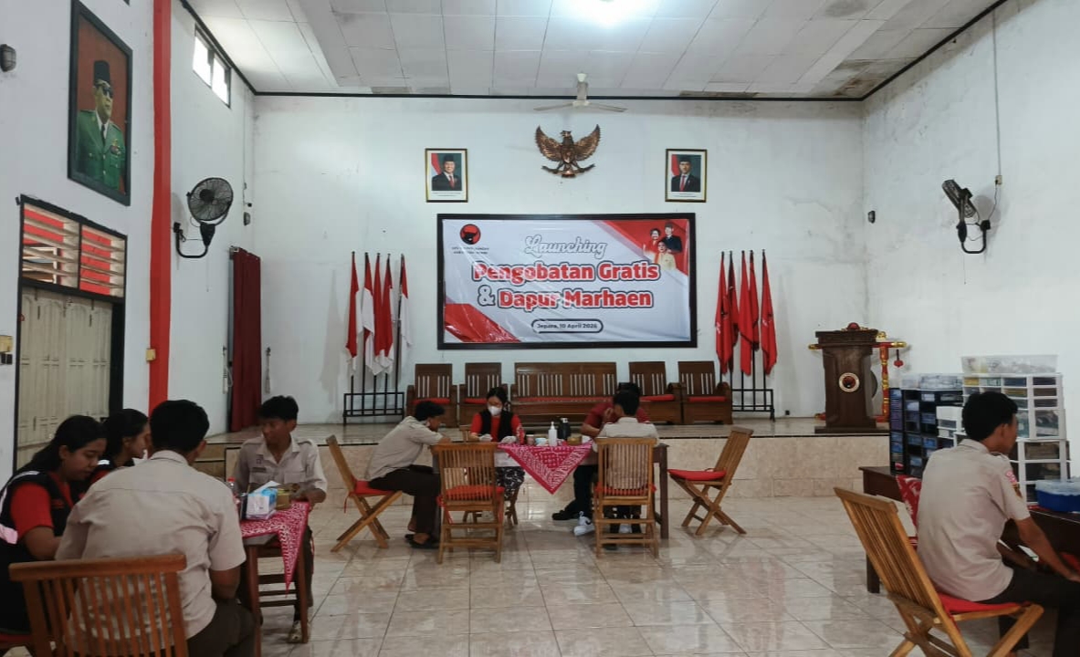 PDIP Jepara gelar pengobatan gratis dan Dapur Marhaen untuk warga di kantor DPC, diserbu ratusan masyarakat