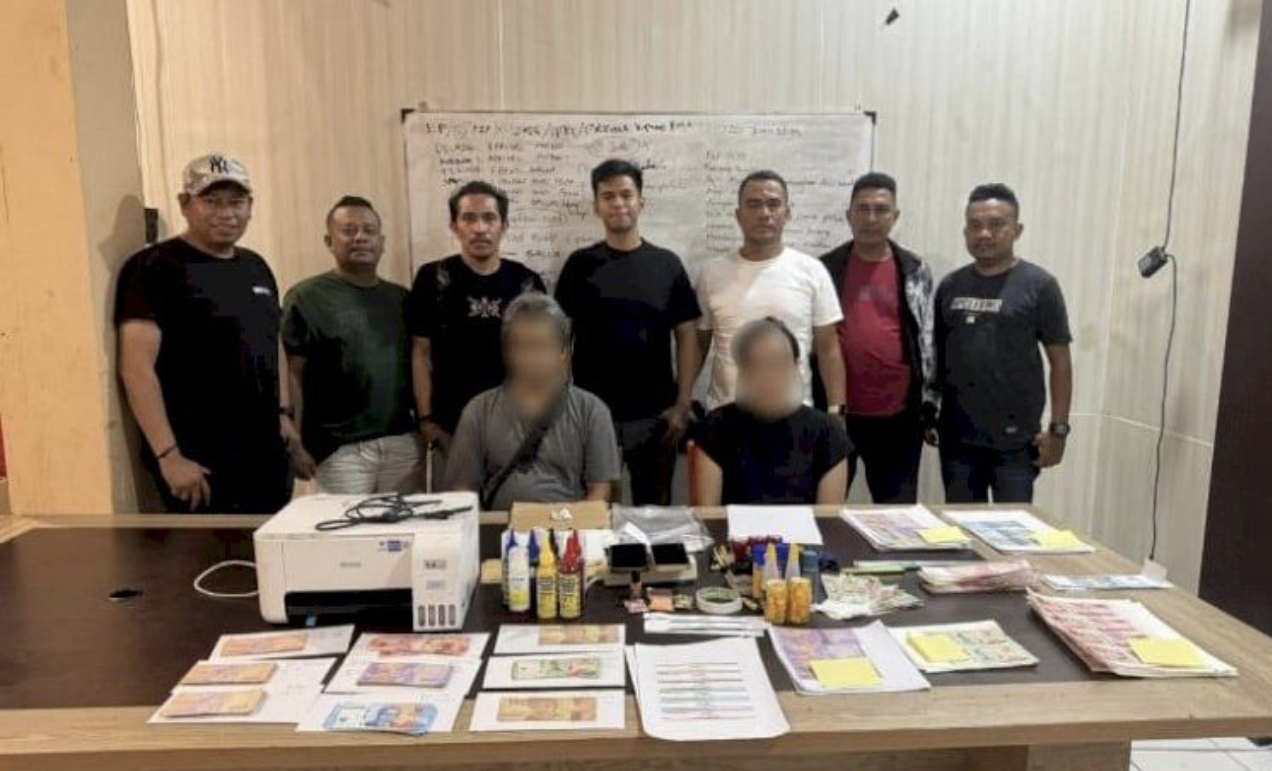 barang bukti uang palsu hasil produksi pasutri di Kupang diamankan polisi