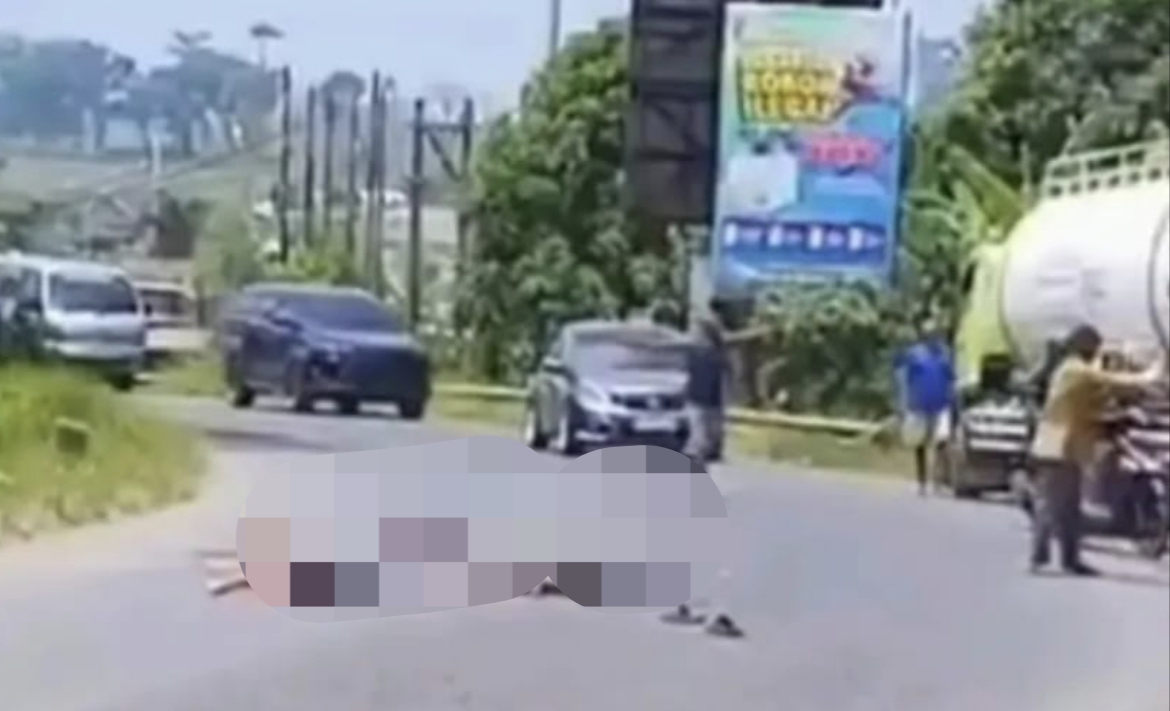 Kecelakaan maut di Keling Jepara depan Pasar Legi, dua remaja tewas terlindas truk tangki