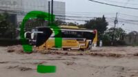 Banjir rendam jalur Pantura Kudus Pati setinggi 50 cm akibat hujan deras