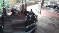 kades lumajang dibacok belasan tamu di rumah