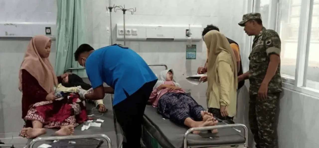 Ratusan santri di Demak mengalami mual dan muntah diduga keracunan MBG