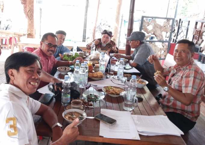 Sejumlah komite SMP di Kabupaten Jepara menggagas pembentukan Forum Komite SMP sebagai wadah kolaborasi dan komunikasi guna mendukung peningkatan mutu pendidikan sesuai Permendikbud Nomor 75 Tahun 2016.