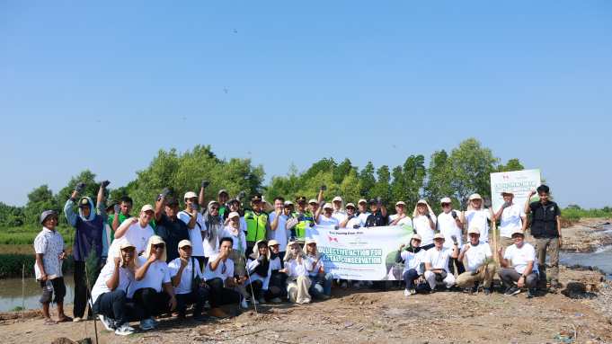 PT Bahtera Adhiguna Tanam 1.000 Pohon Pesisir di Pantai Beringin Jepara